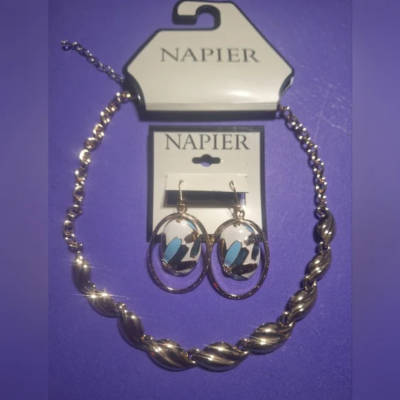 Napier Brand Gold Tone Adjustable Necklace & Pierced Earrings With Blue Flowers - Picture 1 of 4